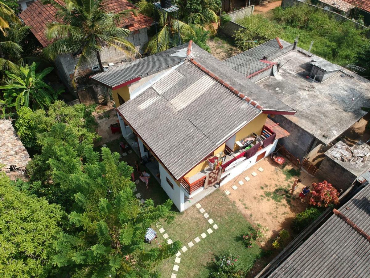 Chez Podi Surf Stay Mirissa Exterior foto