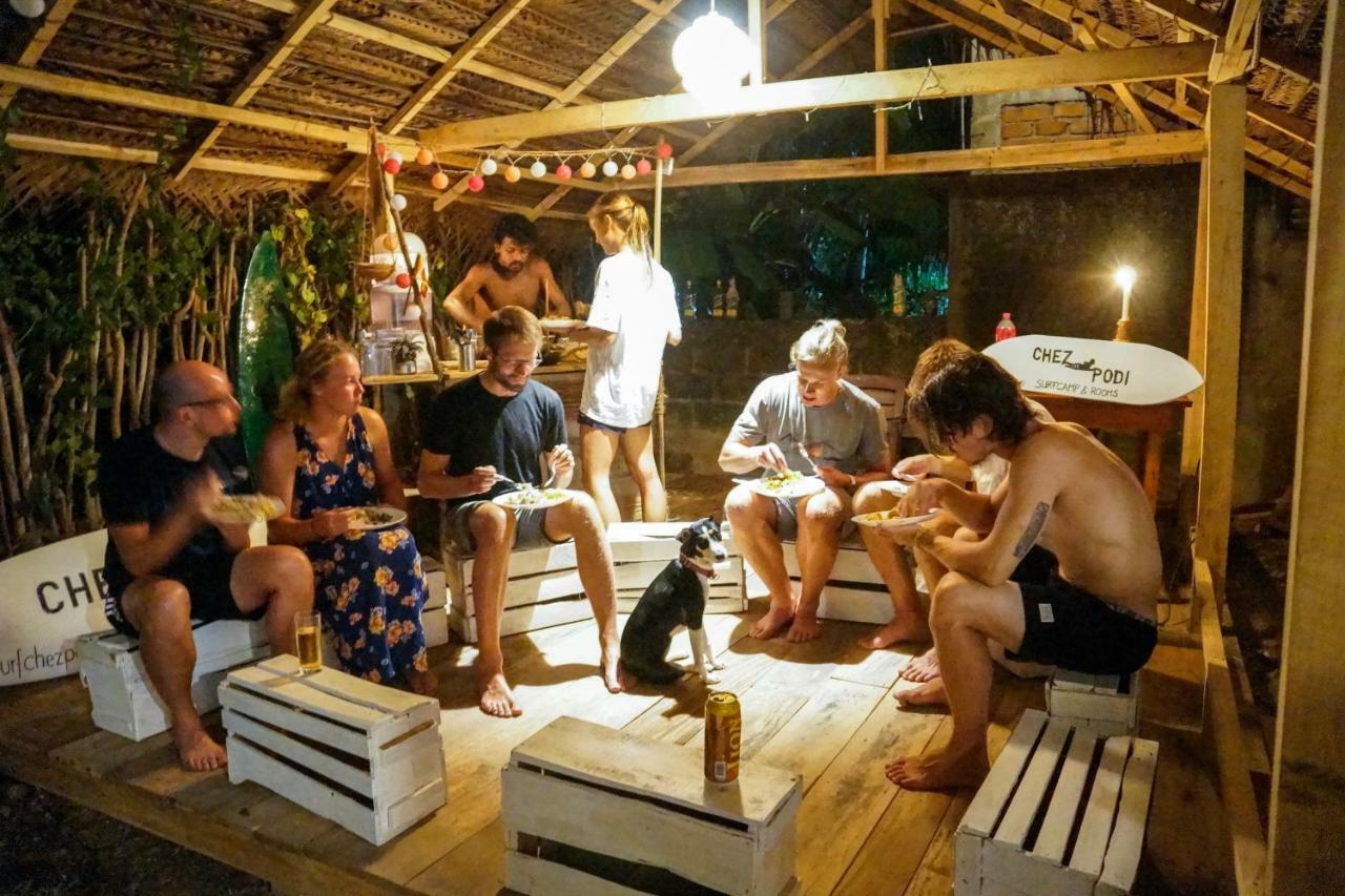 Chez Podi Surf Stay Mirissa Exterior foto