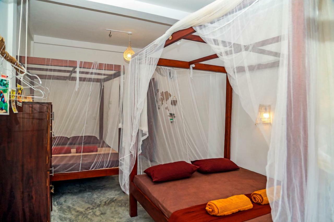 Chez Podi Surf Stay Mirissa Exterior foto